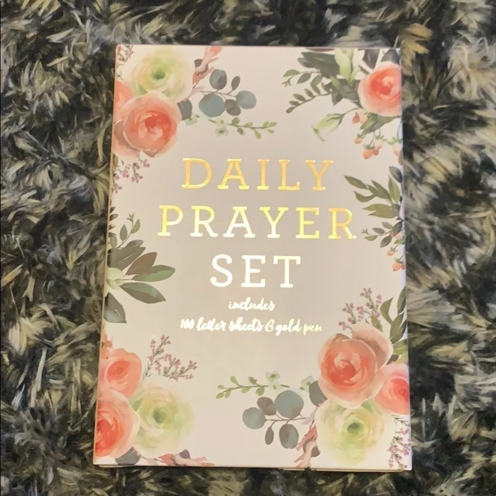 Daily prayer set, boxed paper and gold pen set